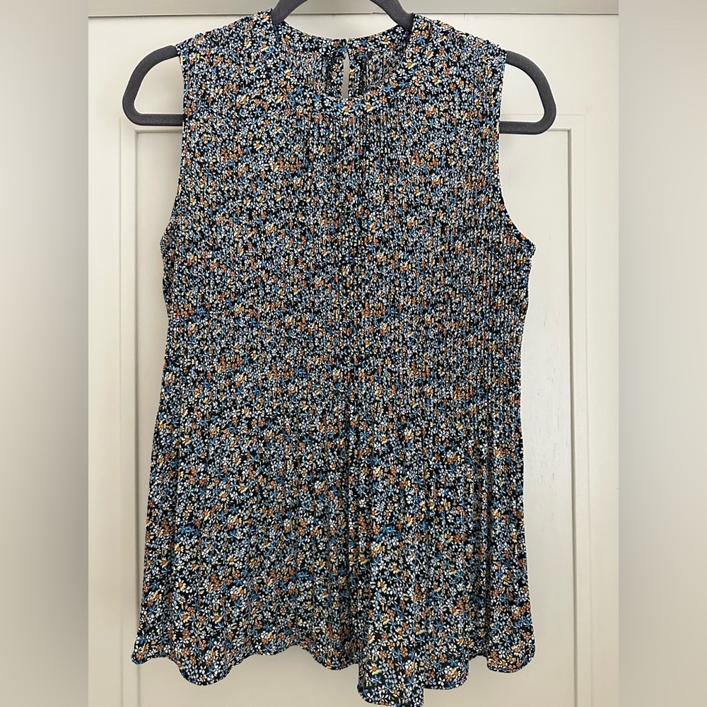 Floral Sleeveless Pleated Tank